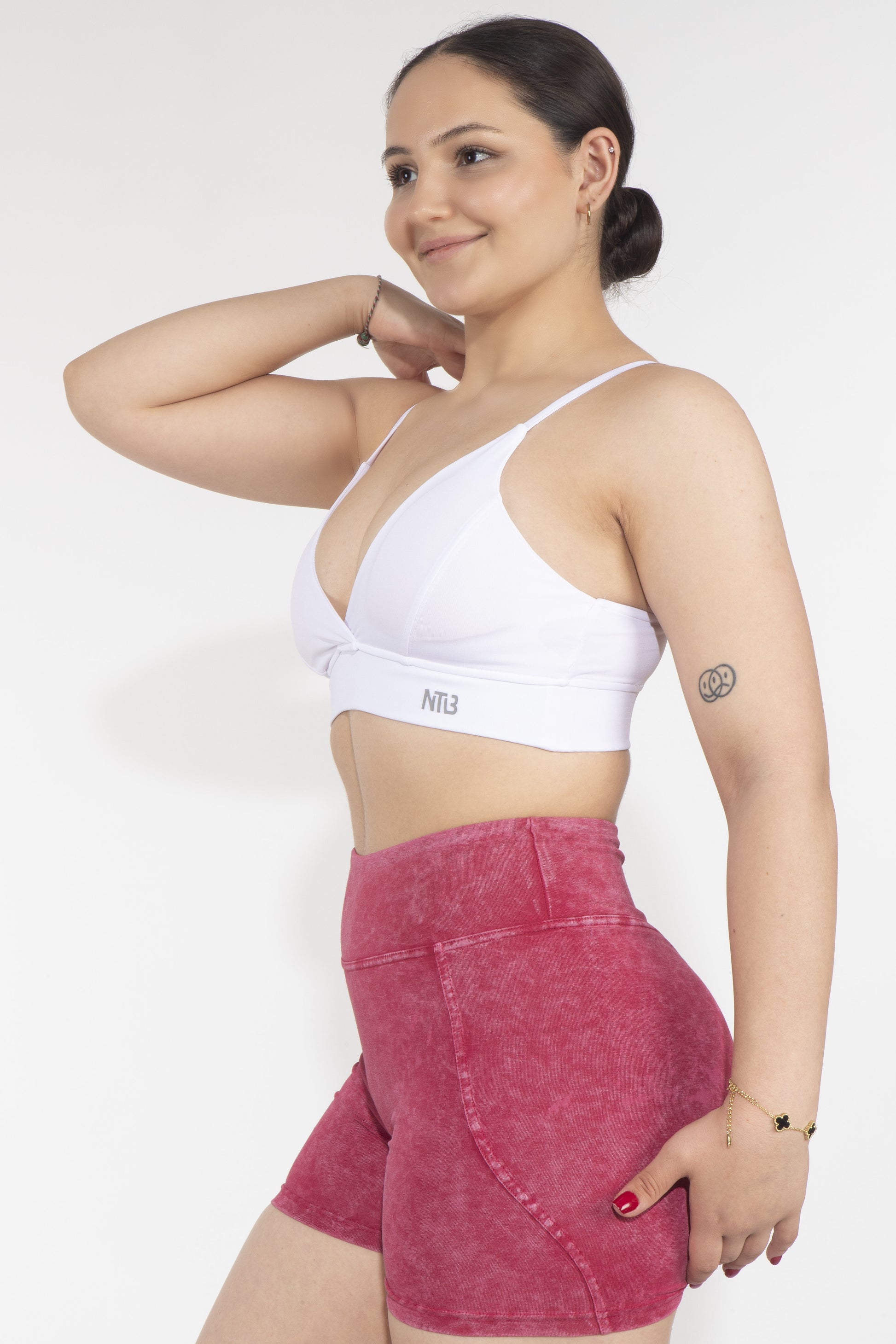 Genähter Sport-BH mit Dekolleté in Weiß