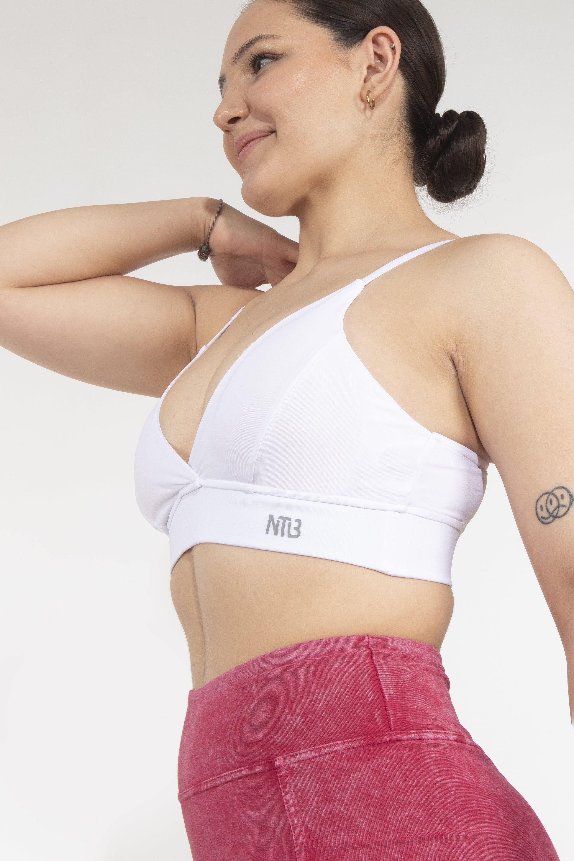 Genähter Sport-BH mit Dekolleté in Weiß