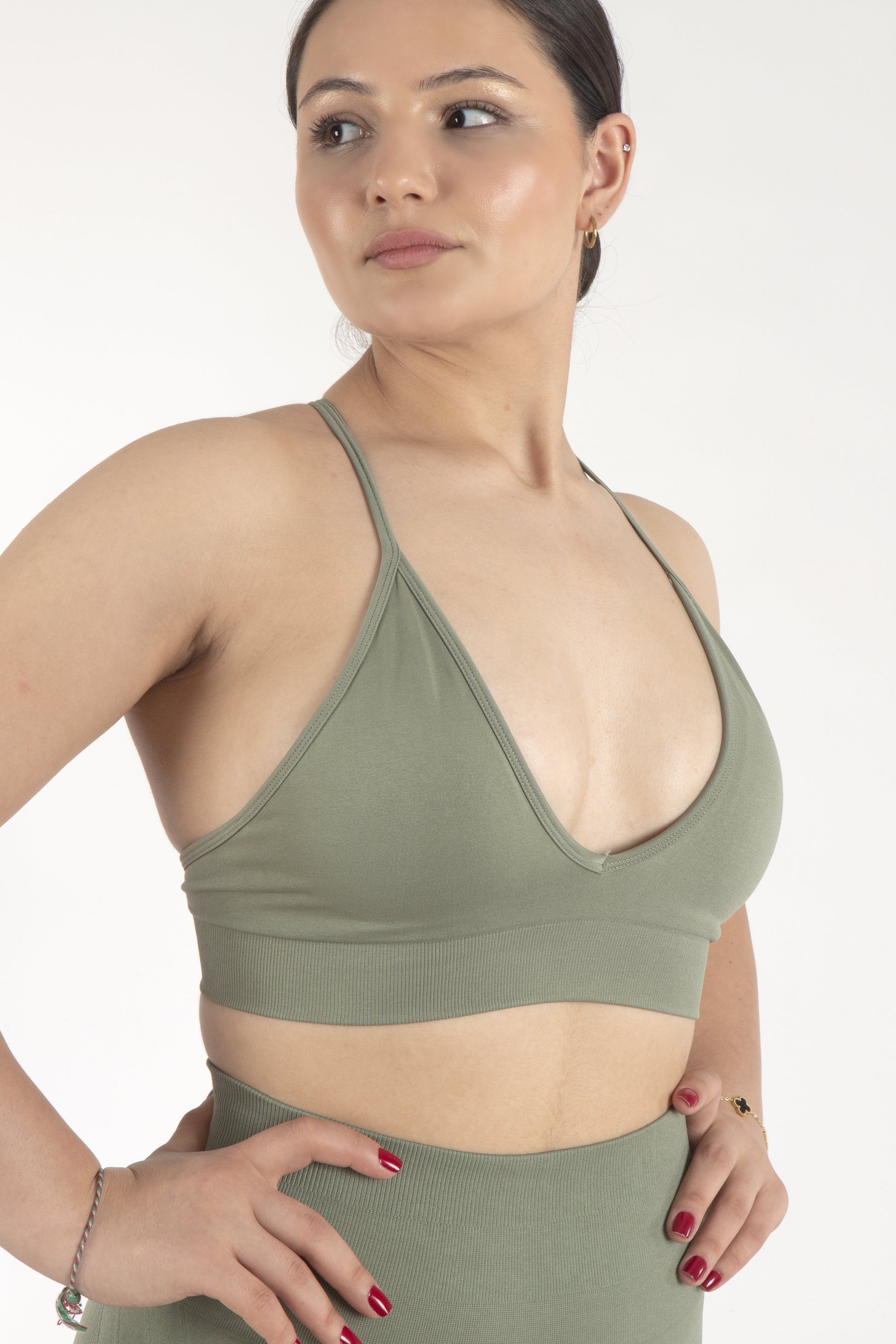 Sport-BH mit dünnen Trägern und V-förmigem Rücken-Detail in Khaki