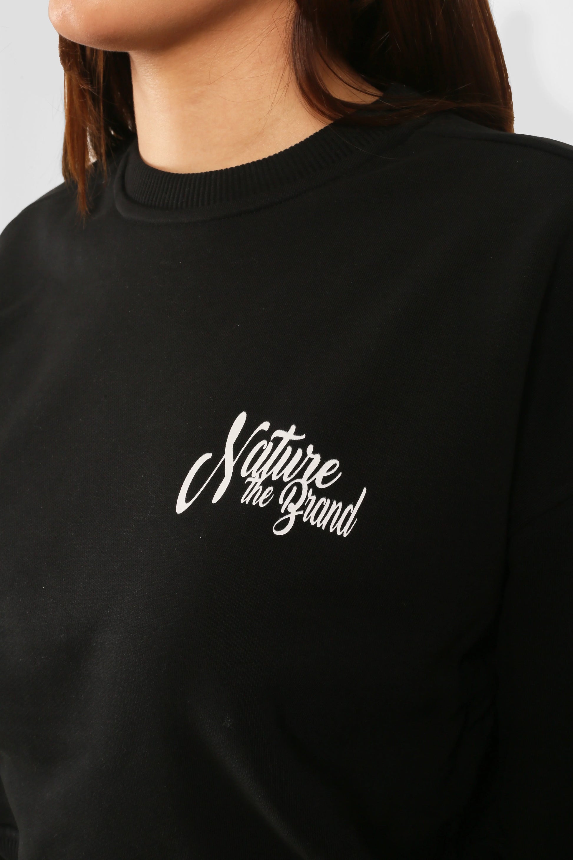 NTB Kurzes Sweatshirt mit Taillenschnitt in Schwarz