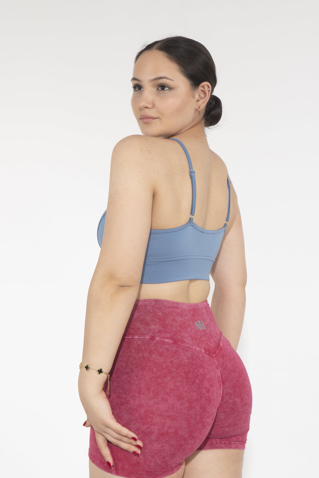 Genähter Sport-BH mit Ausschnitt in Himmelblau