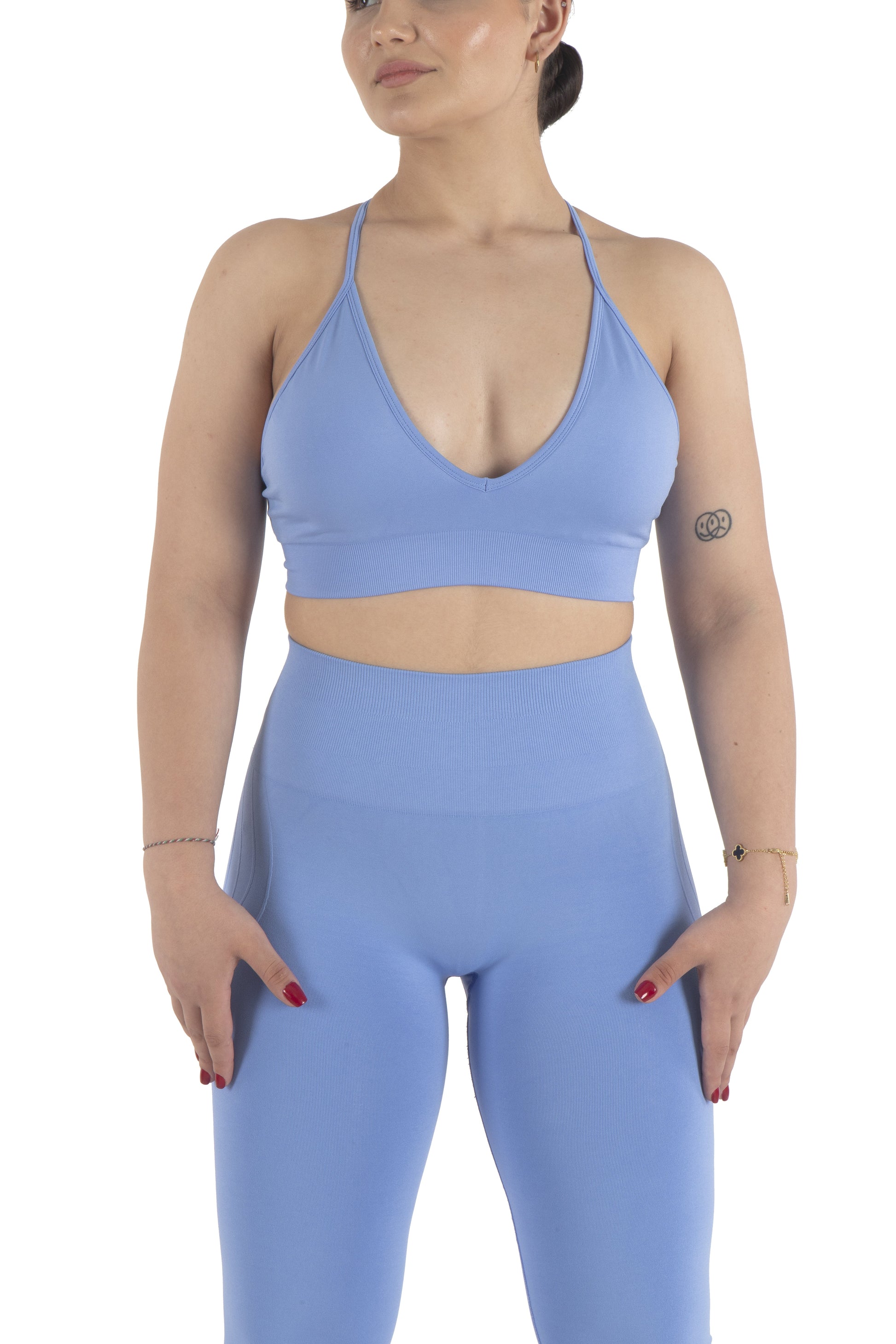 Sport-BH mit dünnen Trägern und V-förmigem Rückendetail in Himmelblau