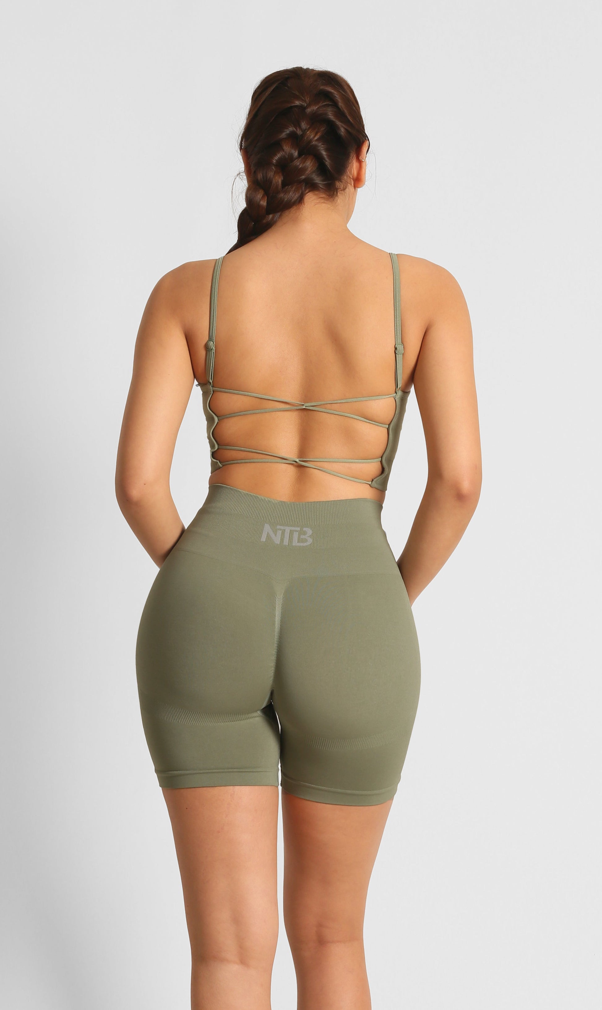 Hohe Taille Push-Up Sportshorts mit Raffung in Khaki