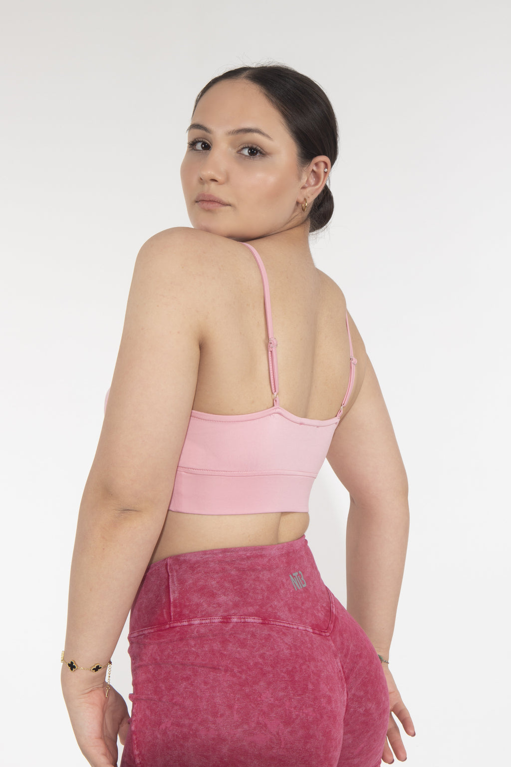 Genähter Sport-BH mit Ausschnitt in Pink