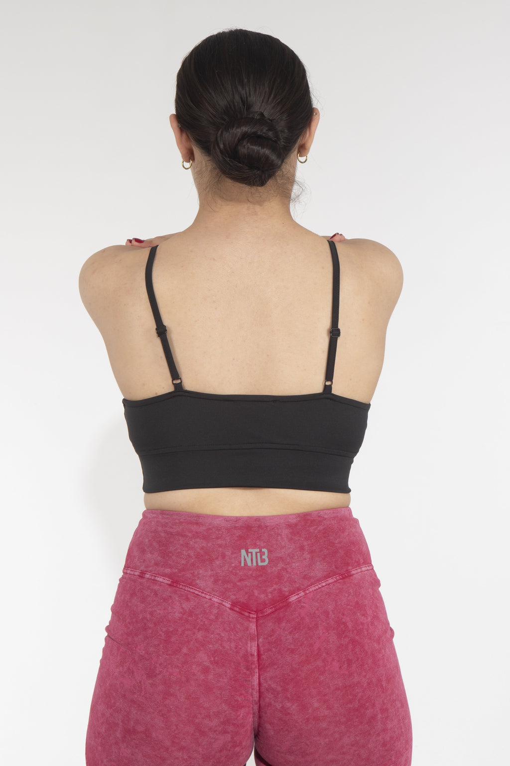 Genähter Sport-BH mit Dekolleté in Schwarz