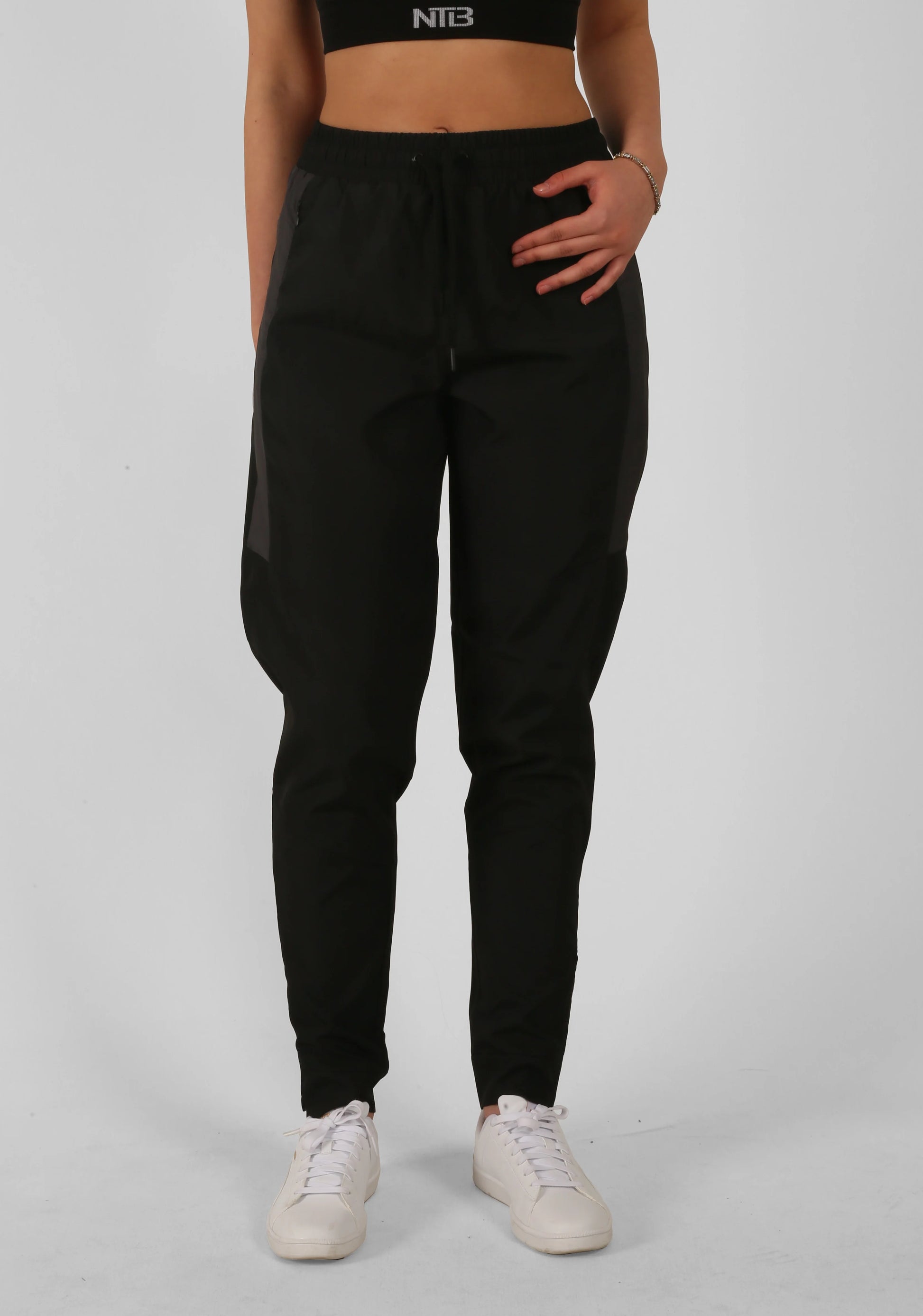 NTB Unisex Bedruckte Jogginghose in Schwarz