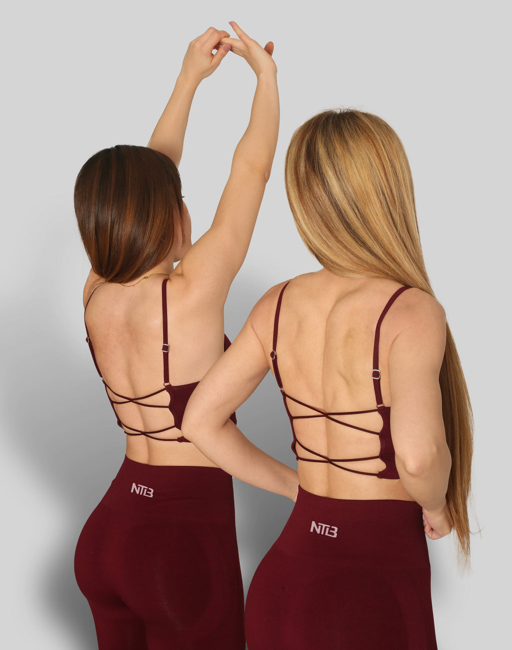 Nahtloser Sport-BH mit Rücken-Dekolleté in Dunkelweinrot